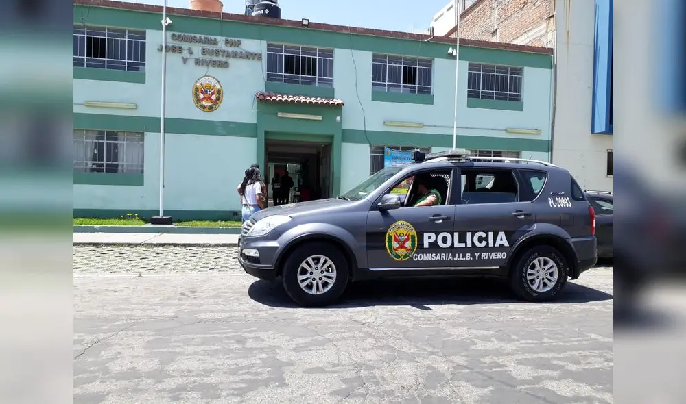 Víctima llegó hasta la comisaría de José Luis Bustamante y Rivero para denunciar los hechos. Foto: La República