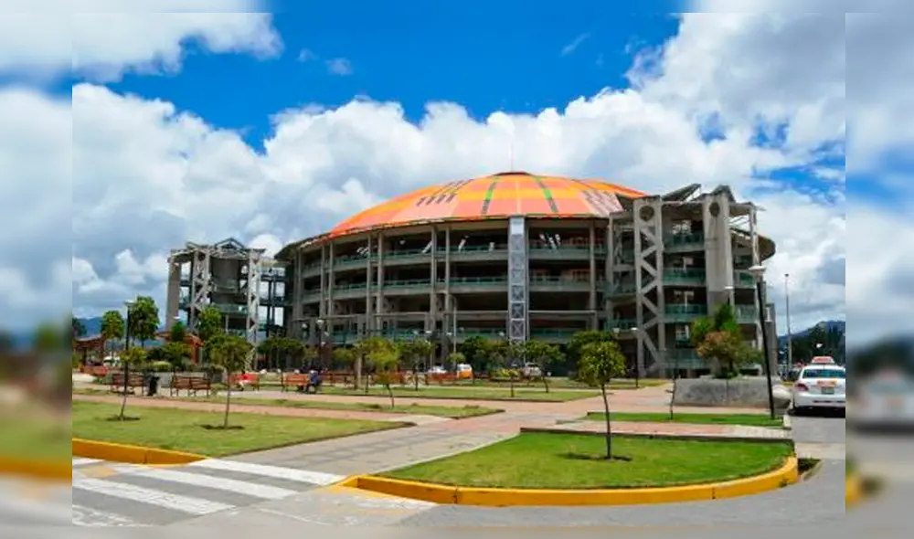 Emblemático coliseo de Cajamarca servirá para inmunización de personal de salud. Foto: La República Emblemático coliseo de Cajamarca servirá para inmunización de personal de salud. Foto: La República