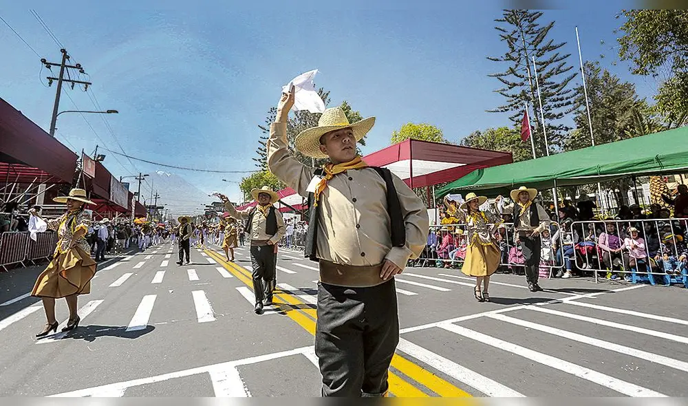 Corso de la Amistad, en las últimas ediciones, se realizó a lo largo de la avenida Independencia. Foto: La República/Archivo