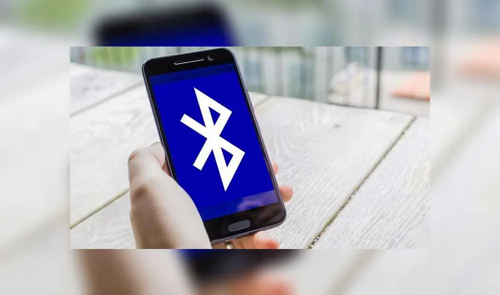 Existen vulnerabilidades en el estándar Bluetooth de los móviles. Foto: Composición LR