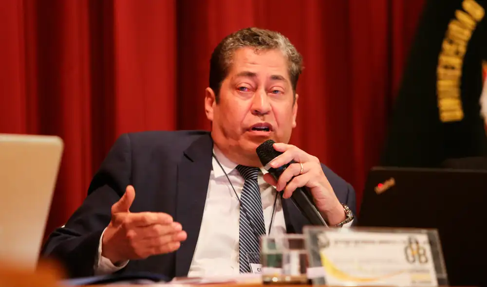 Eloy Espinosa-Saldaña, denunciado por supuesto plagio en artículo académico. Eloy Espinosa-Saldaña, denunciado por supuesto plagio en artículo académico.