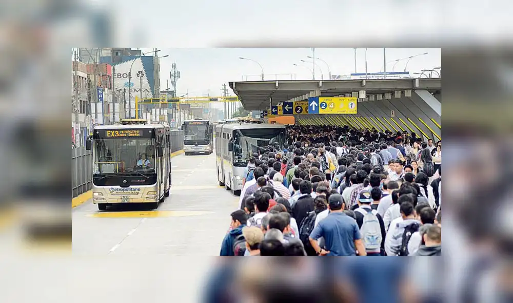 Servicio del Metropolitano ya ha sido suspendido en 2020 y 2021 por los mismos atrasos del Estado, aseguran. Foto: La República