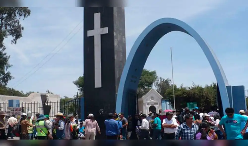 Cementerio general de la Apacheta no abrirá sus puertas el 31 de octubre, 1 y 2 de noviembre como medida de prevención frente a la COVID-19. Foto: La República. Cementerio general de la Apacheta no abrirá sus puertas el 31 de octubre, 1 y 2 de noviembre como medida de prevención frente a la COVID-19. Foto: La República.