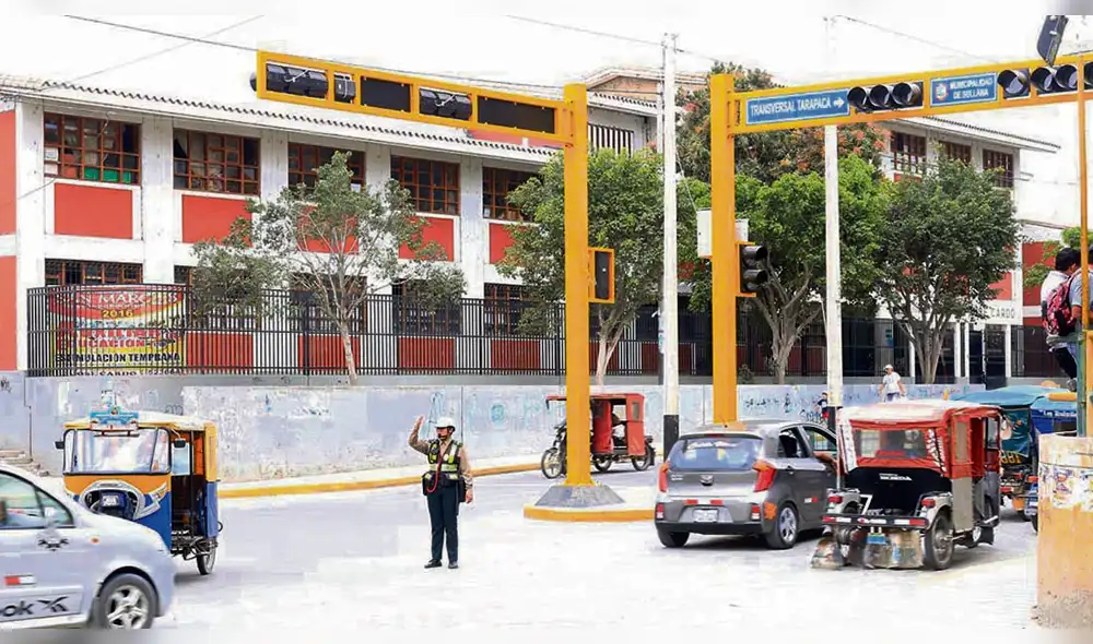 Buscan renovar los semáforos que se encuentran instalados en la provincia de Piura. Foto: La República.
