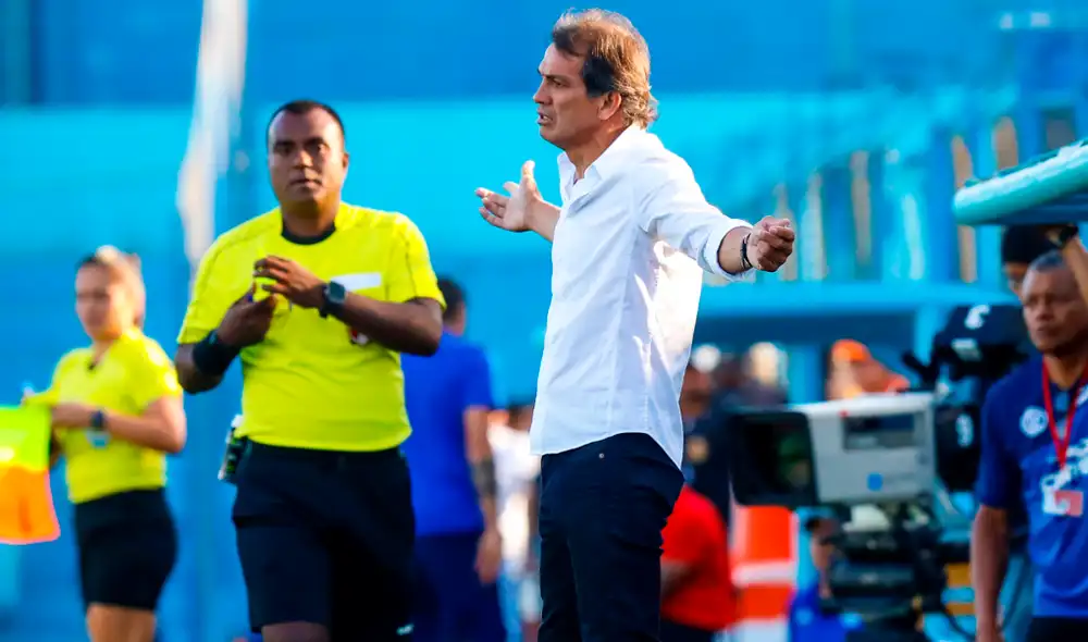Franco Navarro cuestionó contra el arbitraje del duelo contra Alianza Lima. | Foto: GLR