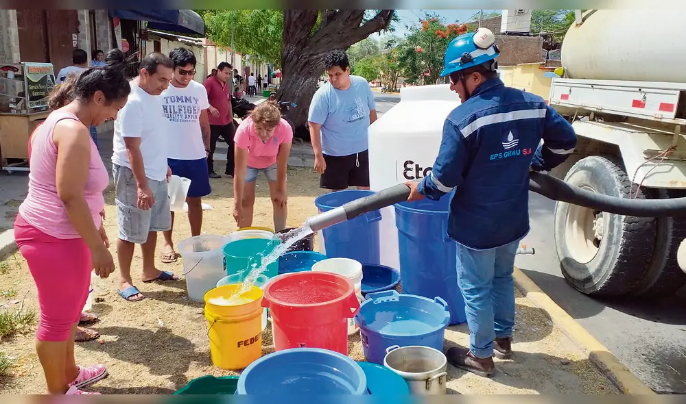 No todos los pobladores de los distritos lograron acceder al agua entregada por cisternas. Foto: EPS Grau/referencial