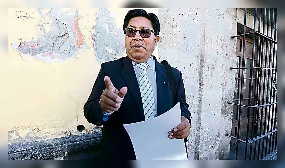 Regidor Jorge Condori espera que, en algún momento, gerentes de la Municipalidad Provincial de Arequipa respondan. Foto: La República Regidor Jorge Condori espera que, en algún momento, gerentes de la Municipalidad Provincial de Arequipa respondan. Foto: La República