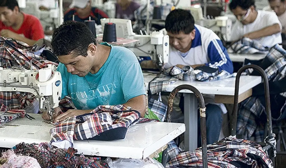 La aplicación del subsidio es del 45% del sueldo por los tres primeros meses. Foto: La República La aplicación del subsidio es del 45% del sueldo por los tres primeros meses. Foto: La República