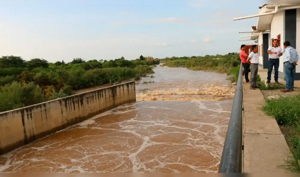 Defensas ribereñas se vienen ejecutando en el río Zarumilla, de Tumbes. Foto: La República