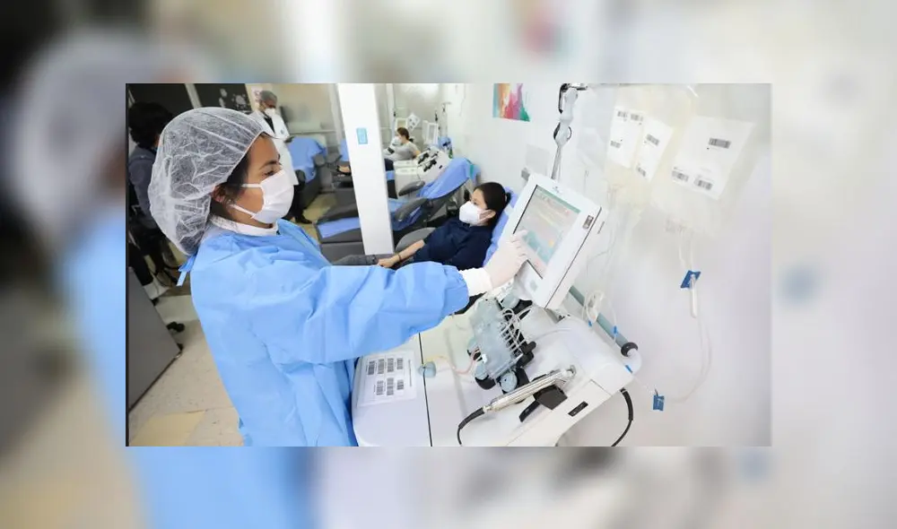 Según Seinfeld, 50% de ciudadanos acuden a farmacias para tratar sus problemas de su salud. Foto: EsSalud