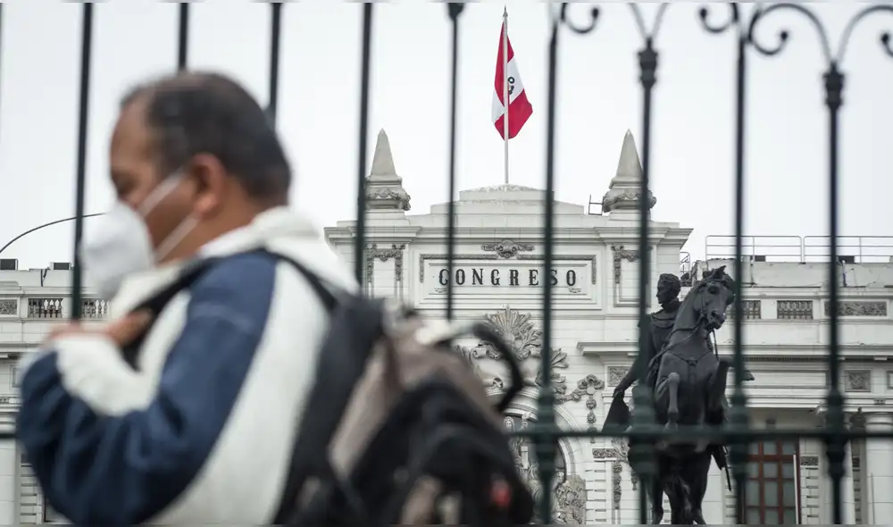 Congreso de la República fue cuestionado por no respetar el distanciamiento social durante inicio de cuarentena. Foto: La República Congreso de la República fue cuestionado por no respetar el distanciamiento social durante inicio de cuarentena. Foto: La República