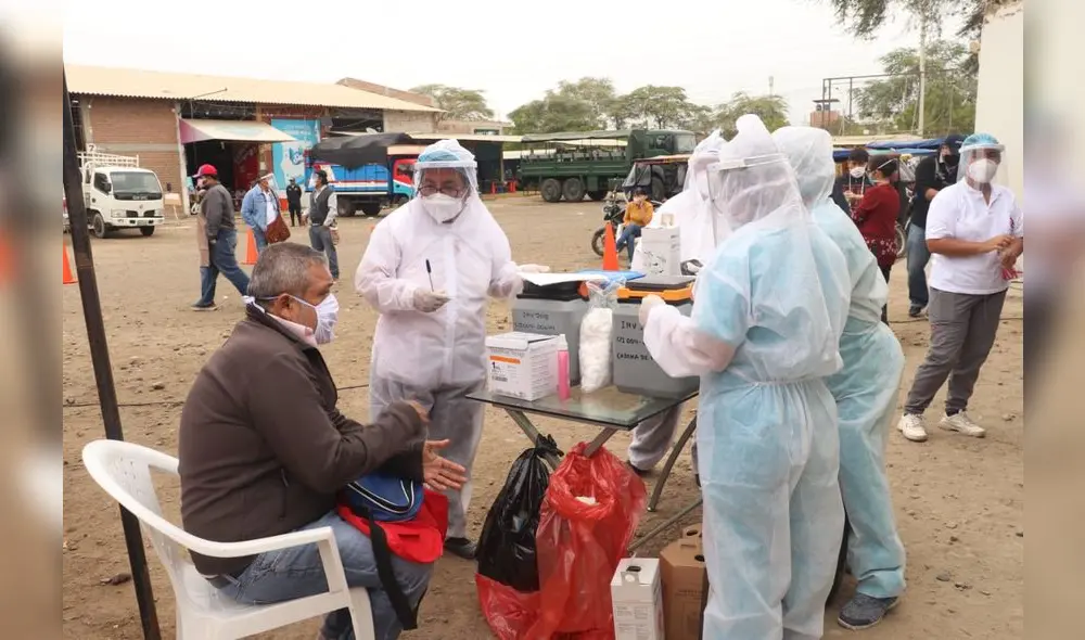 Pacientes acuden a realizarse pruebas de descarte. Foto: Diresa/Referencial