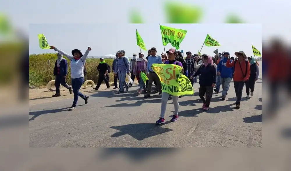 Pobladores del Valle de Tambo (Islay, Arequipa) en una protesta durante el 2019. Foto: archivo Pobladores del Valle de Tambo (Islay, Arequipa) en una protesta durante el 2019. Foto: archivo