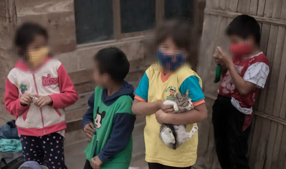 Tras un trámite de 15 días de duración, los menores en situación de orfandad a causa del coronavirus pueden acceder a este beneficio. Foto: Aldair Mejía