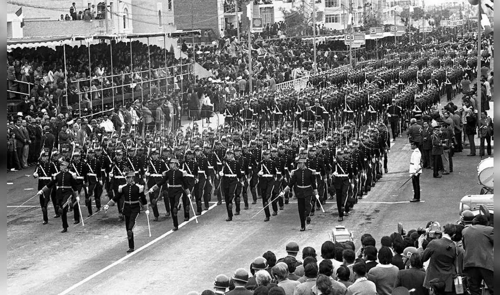 Gran Parada y Desfile Cívico-Militar en la avenida Brasil (1974). Foto: El Peruano. Gran Parada y Desfile Cívico-Militar en la avenida Brasil (1974). Foto: El Peruano.