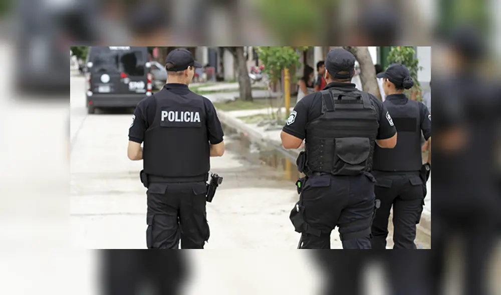 La madre fue atendida por el personal de la Comisaría de la Mujer. Foto: EFE.