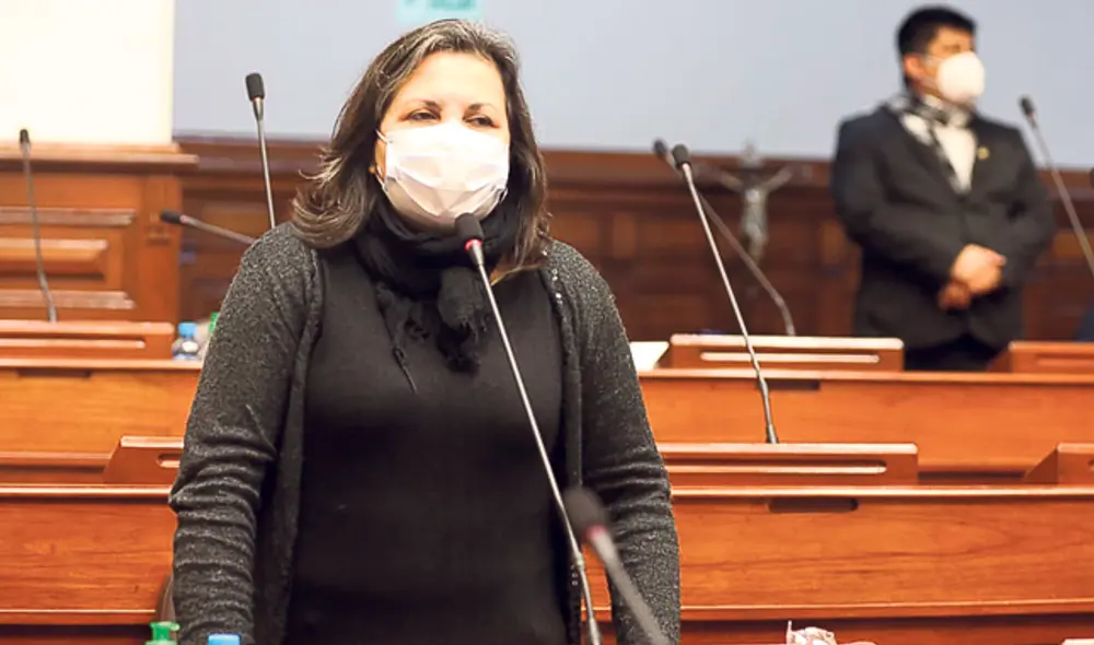 Apoyo. Para Rocío Silva Santisteban, del Frente Amplio, el trabajo de la Sunedu es importante.