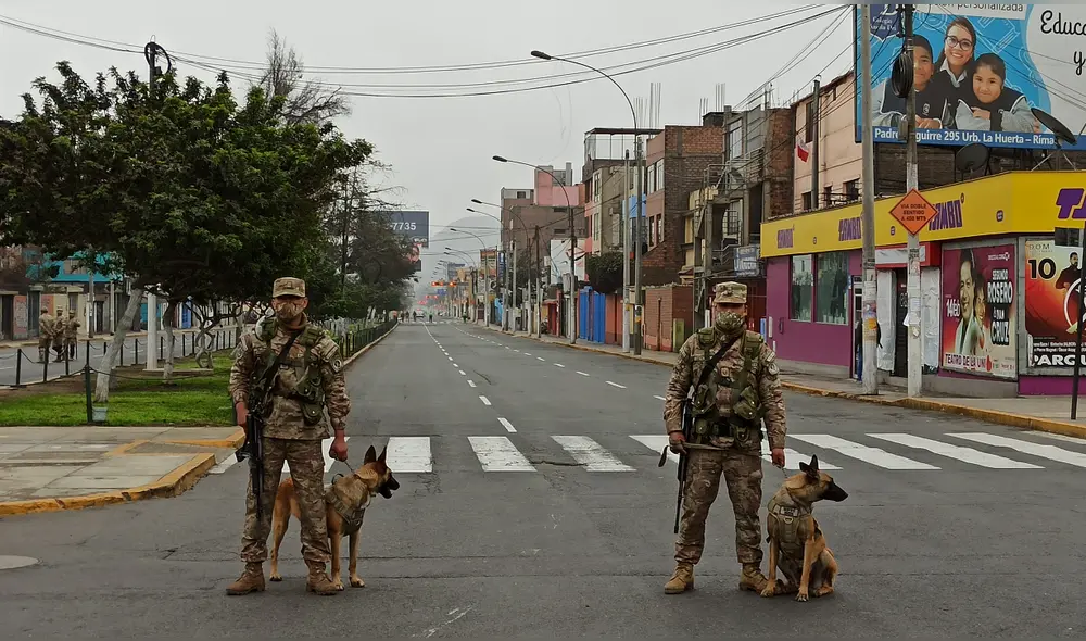 El teniente general de la PNP, Jorge Lam, indicó que, en términos generales, la población ha acatado responsablemente el retorno a los domingos de inmovilización social obligatoria. /Créditos: Archivo La República