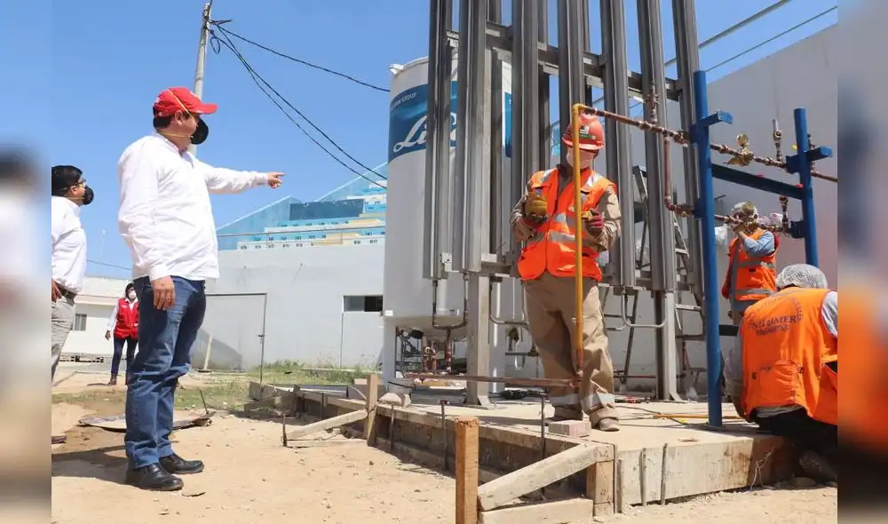 Gobernador Servando García inauguró planta de oxígeno. Foto: Gore Piura Gobernador Servando García inauguró planta de oxígeno. Foto: Gore Piura