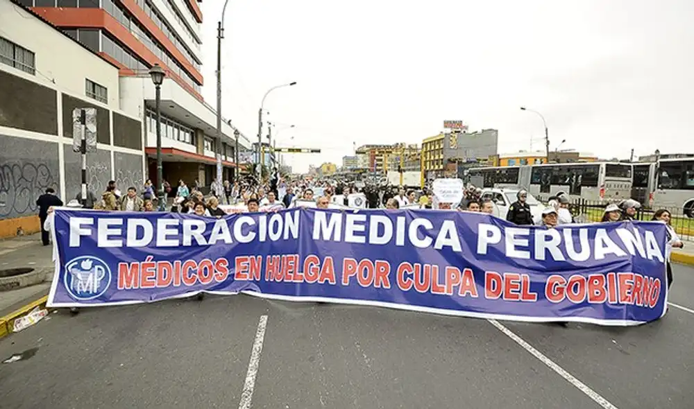 Federación Médica anuncia huelga indefinida. Foto: La República