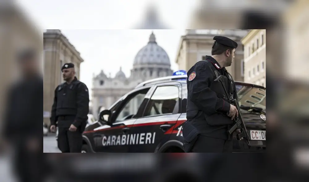 La policía italiana desarticuló la banda que ofrecía viales fraudulentos y certificados que aseguraban estar inoculado contra el coronavirus. Foto: EFE/referencial