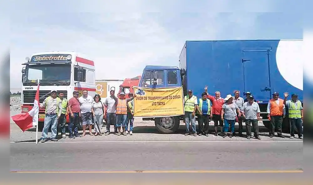 Transportistas no están de acuerdo con medida de Chile, pero no bloquearán la frontera peruana. Foto: archivo LR Transportistas no están de acuerdo con medida de Chile, pero no bloquearán la frontera peruana. Foto: archivo LR