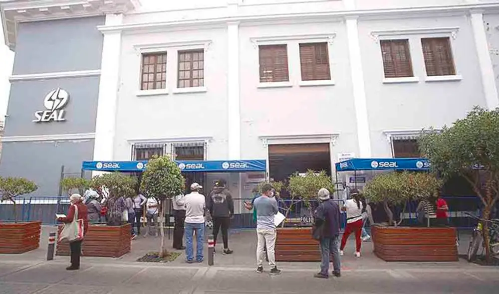 Servicios en oficinas de SEAL continuarán, pese a restricciones. Foto: La República