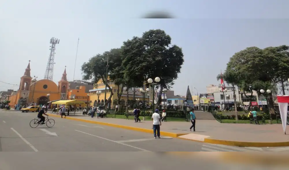 Plaza de Armas de Huaral.