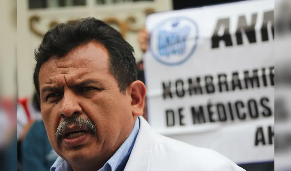 El doctor Talavera aseguró que el arribo de vacunas en lo que resta del año permitirá inmunizar a toda la población. Foto: La República El doctor Talavera aseguró que el arribo de vacunas en lo que resta del año permitirá inmunizar a toda la población. Foto: La República