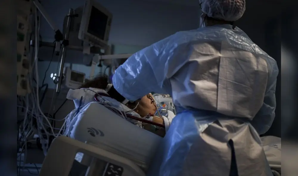 La hermana de Lewis asegura que el paciente continúa recuperándose. Foto: referencial / AFP