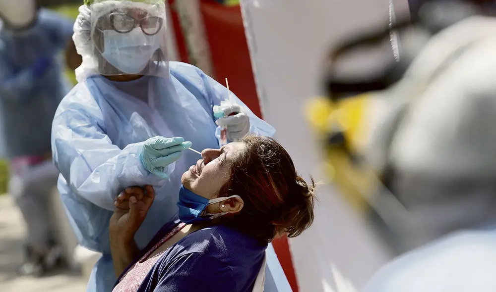 Especialistas recomiendan continuar con los protocolos sanitarios. Foto: Jorge Cerdán/La República Especialistas recomiendan continuar con los protocolos sanitarios. Foto: Jorge Cerdán/La República