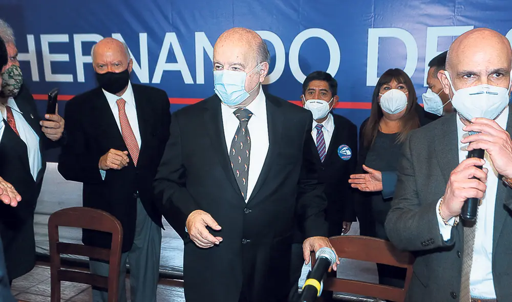 Avanza País. Hernando de Soto dio a conocer su equipo, conformado por figuras que fueron fujimoristas. Foto: Marco Cotrina/La República Avanza País. Hernando de Soto dio a conocer su equipo, conformado por figuras que fueron fujimoristas. Foto: Marco Cotrina/La República