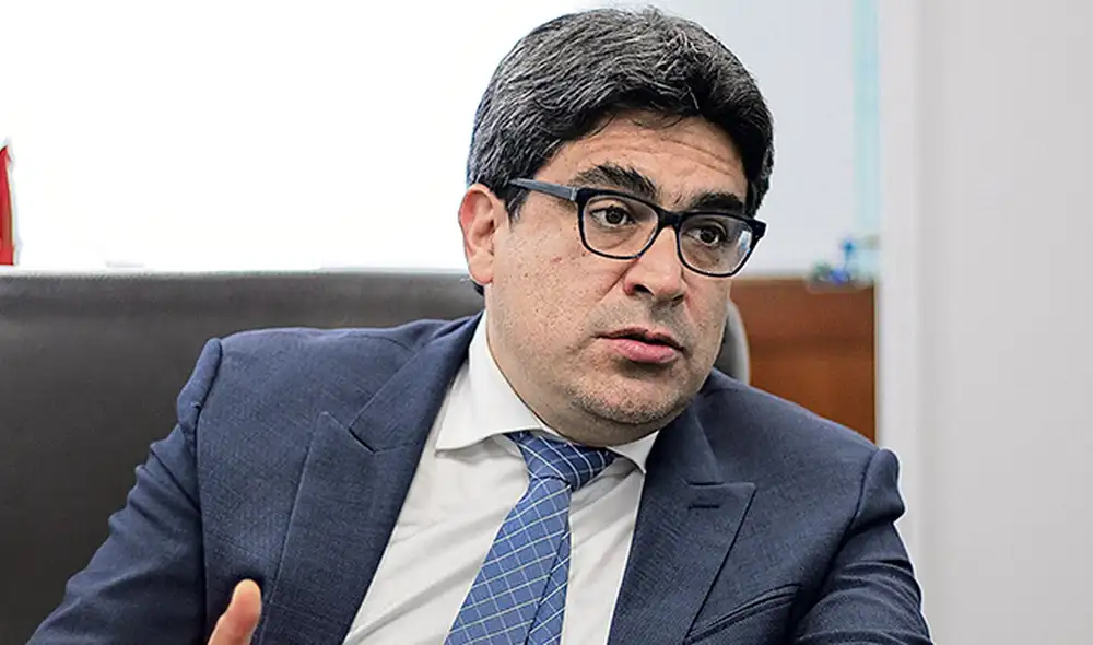 Martín Benavides calificó como "lamentable" la información divulgada sobre la vacunación a funcionarios. Foto: La República Martín Benavides calificó como "lamentable" la información divulgada sobre la vacunación a funcionarios. Foto: La República