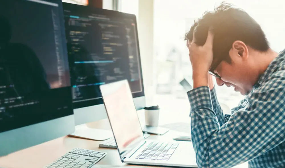 Conoce algunas funciones de tu laptop o PC que te permitirán solucionar los problemas de software rápidamente. Foto: Freepik