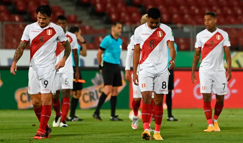 Perú perdió 2-0 ante Chile en Santiago por la fecha 3 de las Eliminatorias Qatar 2022. Foto: EFE Perú perdió 2-0 ante Chile en Santiago por la fecha 3 de las Eliminatorias Qatar 2022. Foto: EFE