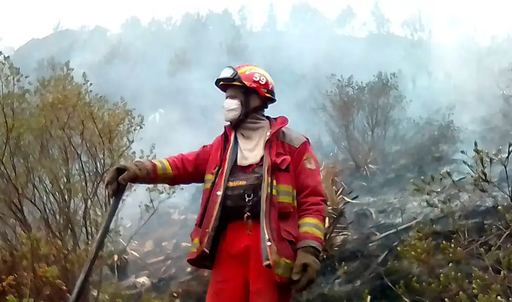 Los bomberos voluntarios trabajan sin recibir una compensación económica pese al peligro expuesto en emergencias. Foto: difusión Los bomberos voluntarios trabajan sin recibir una compensación económica pese al peligro expuesto en emergencias. Foto: difusión