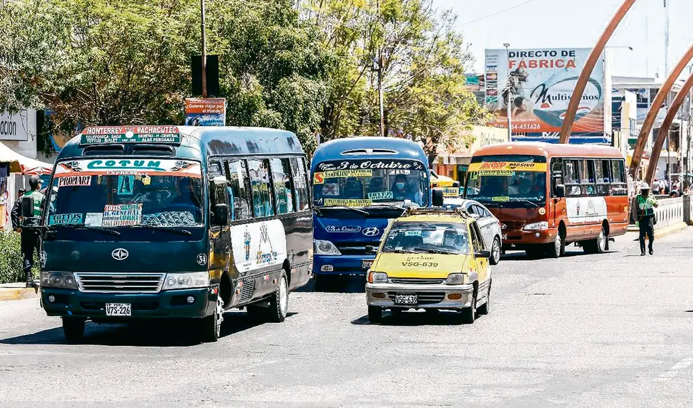 Alcalde Omar Candia se pronunció sobre situación de los pasajes urbanos en Arequipa. Foto: La República Alcalde Omar Candia se pronunció sobre situación de los pasajes urbanos en Arequipa. Foto: La República