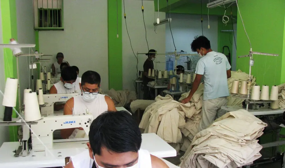 Prendas importadas de China y Bangladesh ocupan el 80% de la oferta en el sector, pese a ello, Gobierno no intervendrá para equiparar la competencia. Foto: Difusión