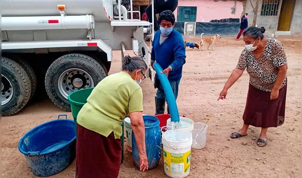 Vecinos de los pueblos jóvenes deben abastecerse de agua por cisternas o comprar el líquido. Foto: Pueblo joven La Molina en Chiclayo/La República
