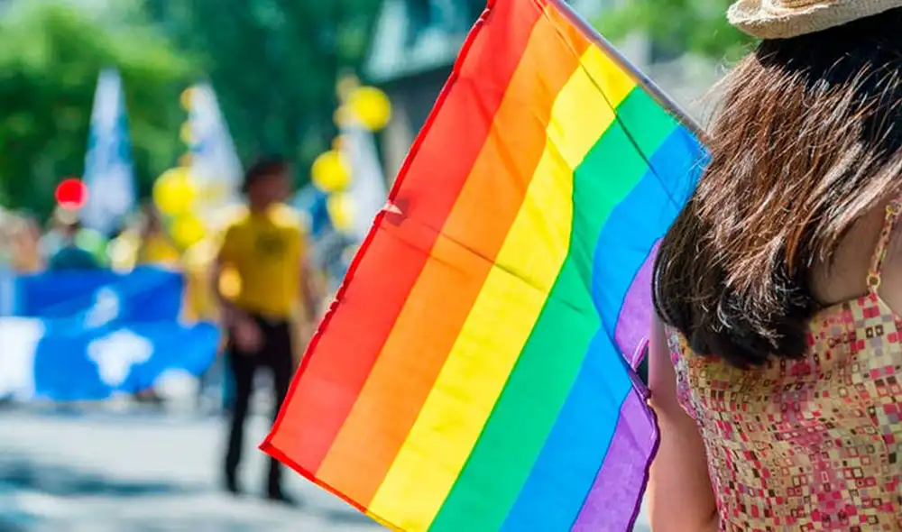 La encuesta evidenció que los migrantes LGTBIQ+ no solo deben lidiar con el racismo y la falta de oportunidades, sino también con la LGTBfobia que existe en el país. Foto: EFE La encuesta evidenció que los migrantes LGTBIQ+ no solo deben lidiar con el racismo y la falta de oportunidades, sino también con la LGTBfobia que existe en el país. Foto: EFE