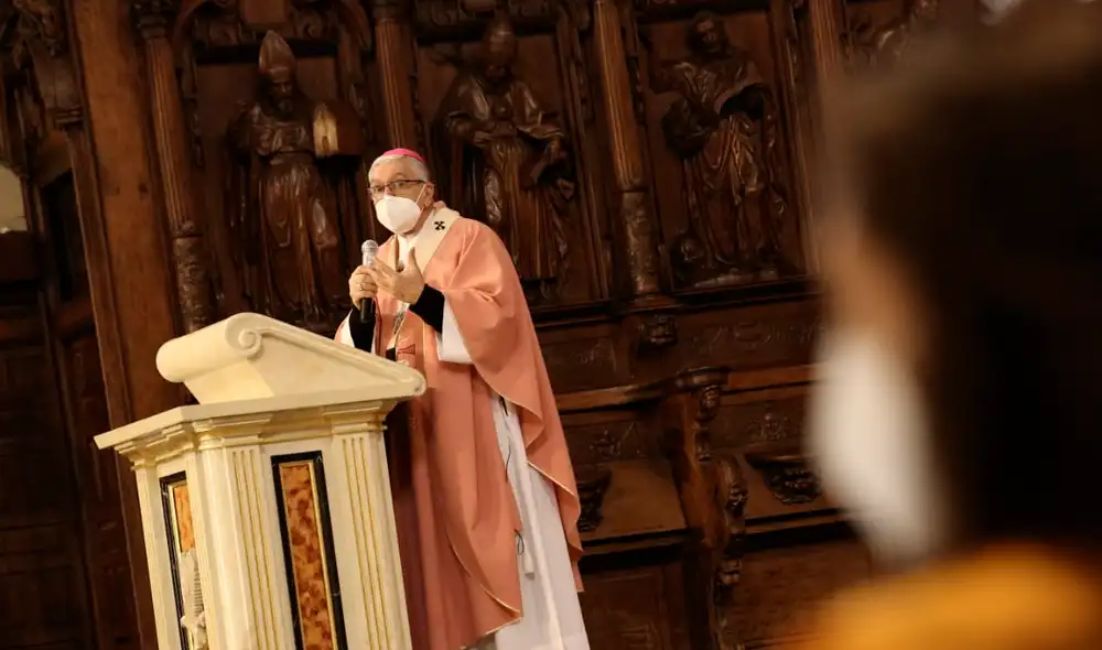 Iglesia se acerca a sus fieles a través de transmisiones digitales. Foto: John Reyes/ La República.