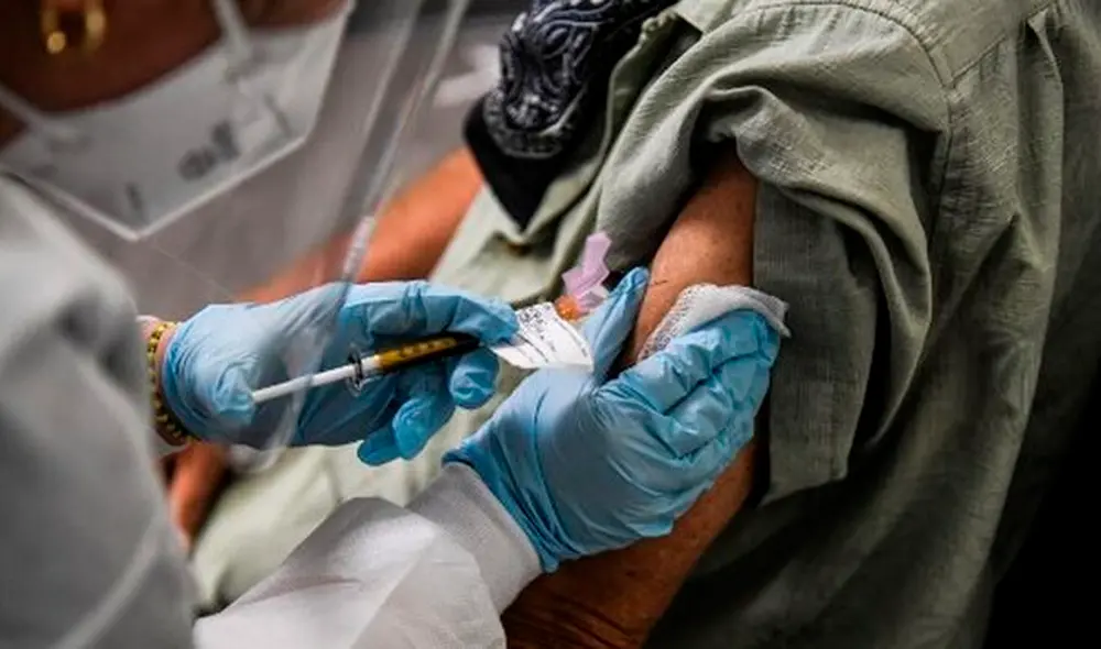 Las estimaciones sobre cómo las vacunas han menguado el desastre ocasionado por el coronavirus ayudarán a las autoridades alemanas. Foto: AFP Las estimaciones sobre cómo las vacunas han menguado el desastre ocasionado por el coronavirus ayudarán a las autoridades alemanas. Foto: AFP