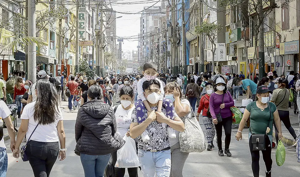 Gamarra. El emporio de La Victoria sigue con clientes. Foto: Antonio Melgarejo/La República Gamarra. El emporio de La Victoria sigue con clientes. Foto: Antonio Melgarejo/La República