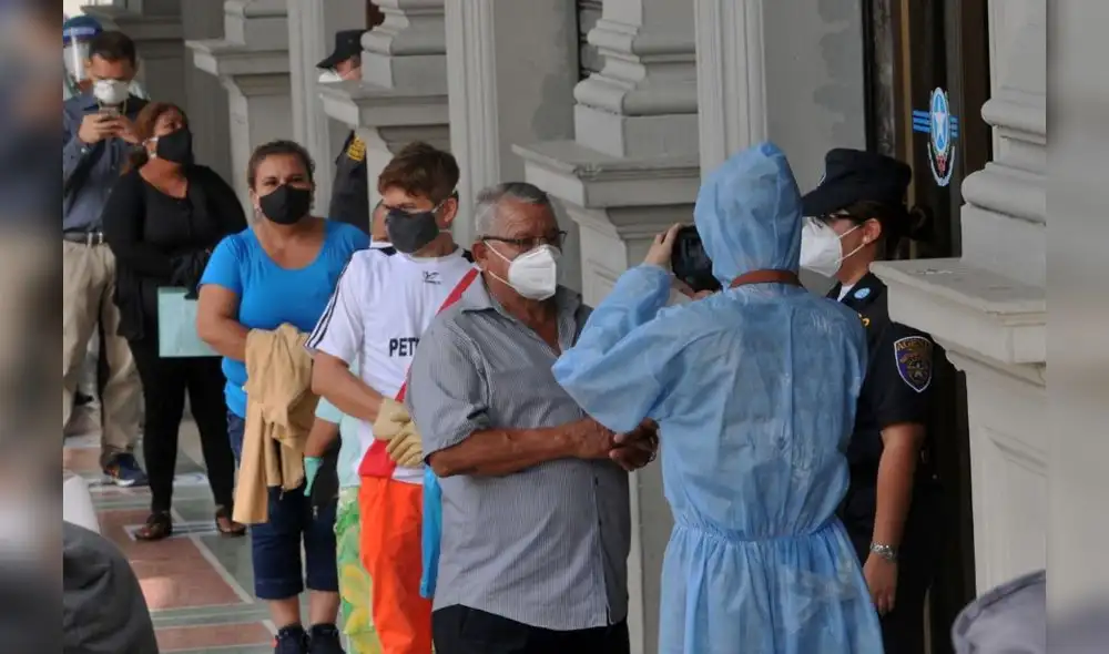 Restricciones buscan mitigar el avance de contagios en Ecuador. Foto: AFP Restricciones buscan mitigar el avance de contagios en Ecuador. Foto: AFP