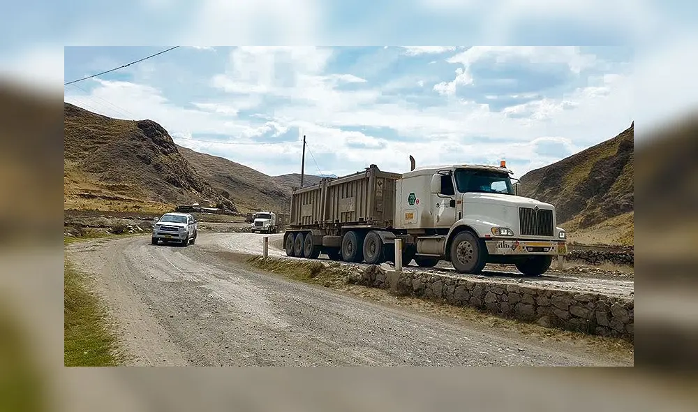 bloqueos. Camiones que llevan mineral no pueden circular. bloqueos. Camiones que llevan mineral no pueden circular.