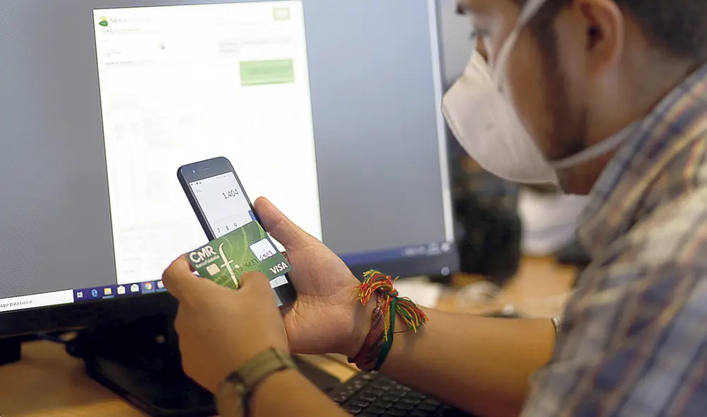 Tarjetas. El uso de las tarjetas de crédito en el sistema financiero tienen las tasas más altas. Foto: difusión