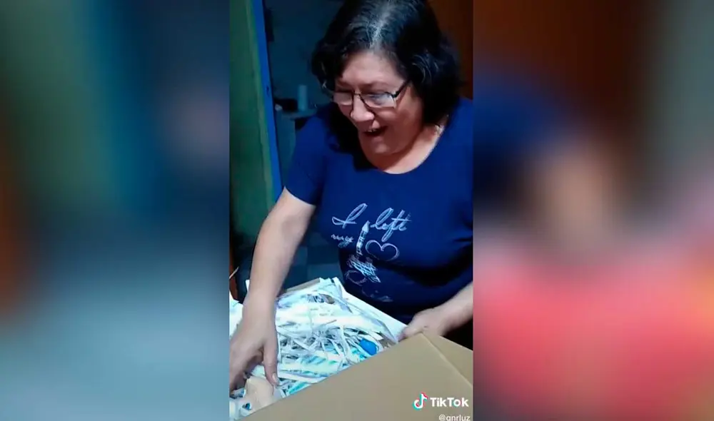 Desliza las imágenes para ver la emotiva reacción que tuvo esta madre al recibir el juguete que quiso de pequeña. Foto: captura de TikTok/@gnrluz Desliza las imágenes para ver la emotiva reacción que tuvo esta madre al recibir el juguete que quiso de pequeña. Foto: captura de TikTok/@gnrluz