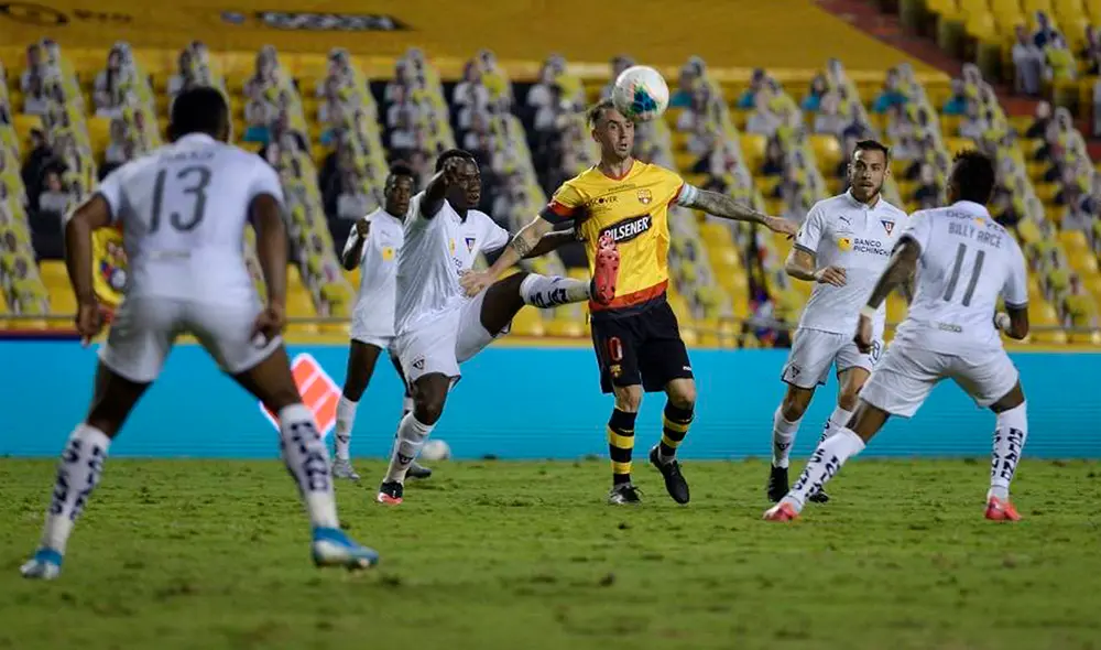 LDU y Barcelona SC empataron 1-1 en la final de ida de la LigraPro de Ecuador 2020. Foto: El Universo LDU y Barcelona SC empataron 1-1 en la final de ida de la LigraPro de Ecuador 2020. Foto: El Universo