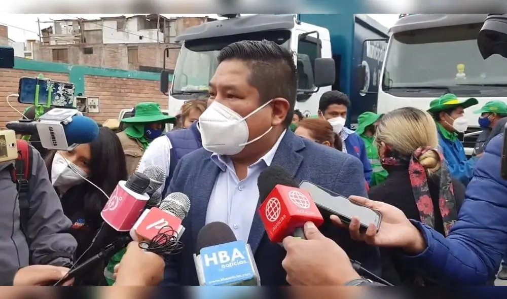El burgomaestre dio sus declaraciones tras acudir a la protesta de un grupo de trabajadores en su contra. Foto: Captura video/HBA Noticias