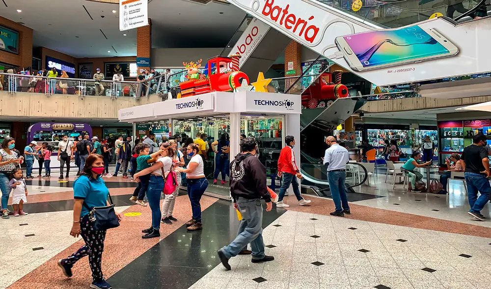 Venezuela, otrora parada obligatoria para las grandes marcas y productos, atraviesa hace más de un lustro por la peor crisis de su historia moderna, con caída del PIB y alta inflación. Foto: EFE Venezuela, otrora parada obligatoria para las grandes marcas y productos, atraviesa hace más de un lustro por la peor crisis de su historia moderna, con caída del PIB y alta inflación. Foto: EFE